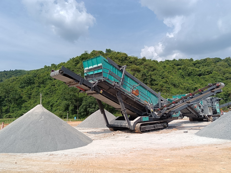 履帶移動(dòng)篩分站